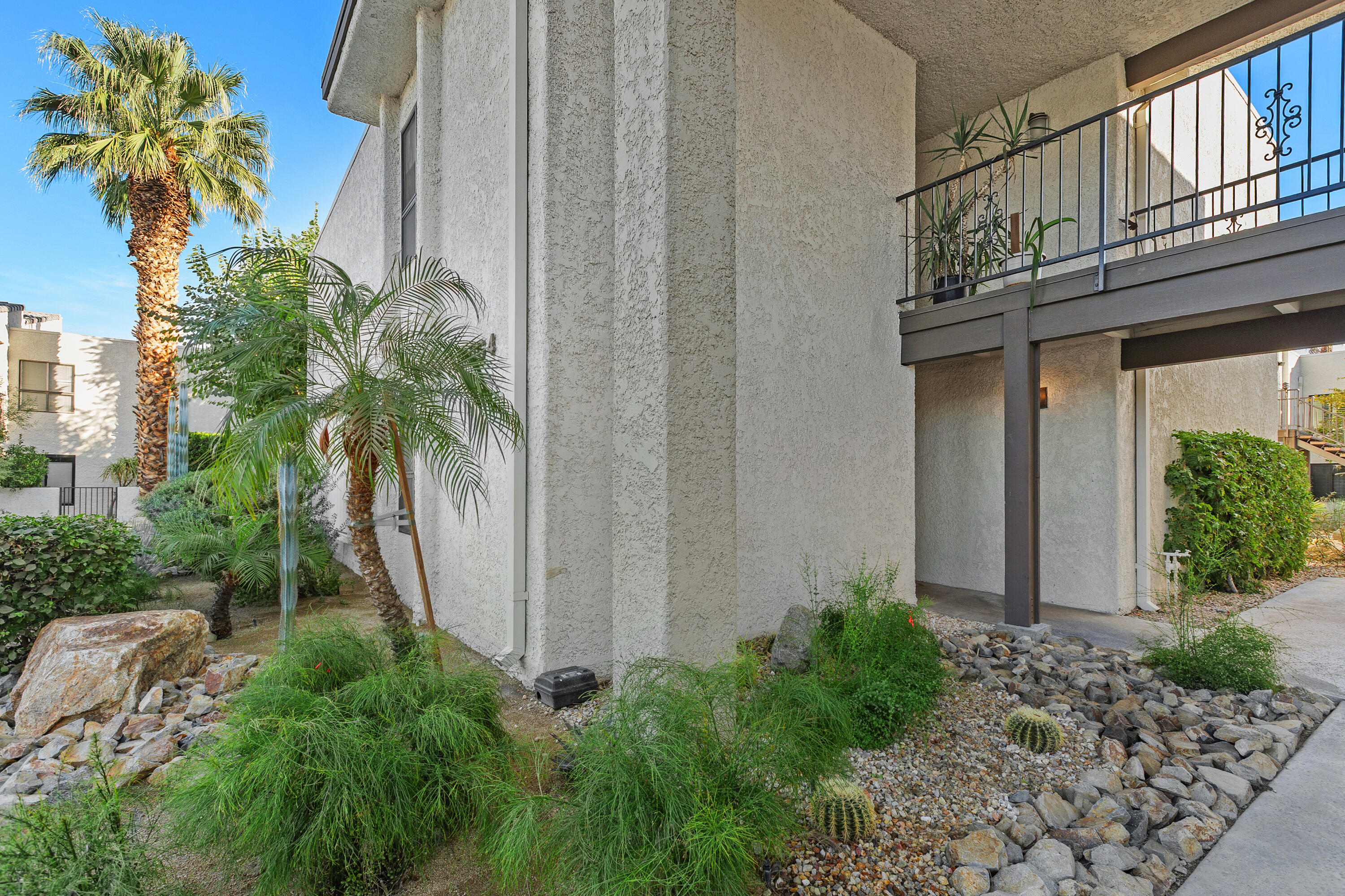 Palm Springs, California, 92264, United States, 3 Bedrooms Bedrooms, ,2 BathroomsBathrooms,Residential,For Sale,1998935