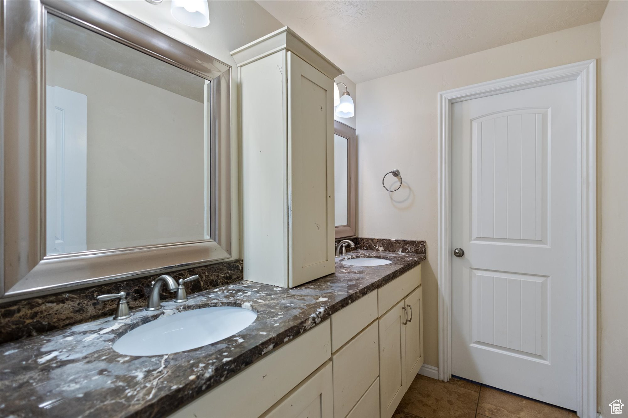 Sandy, Utah, 84093, United States, 7 Bedrooms Bedrooms, ,Residential,For Sale,1974331