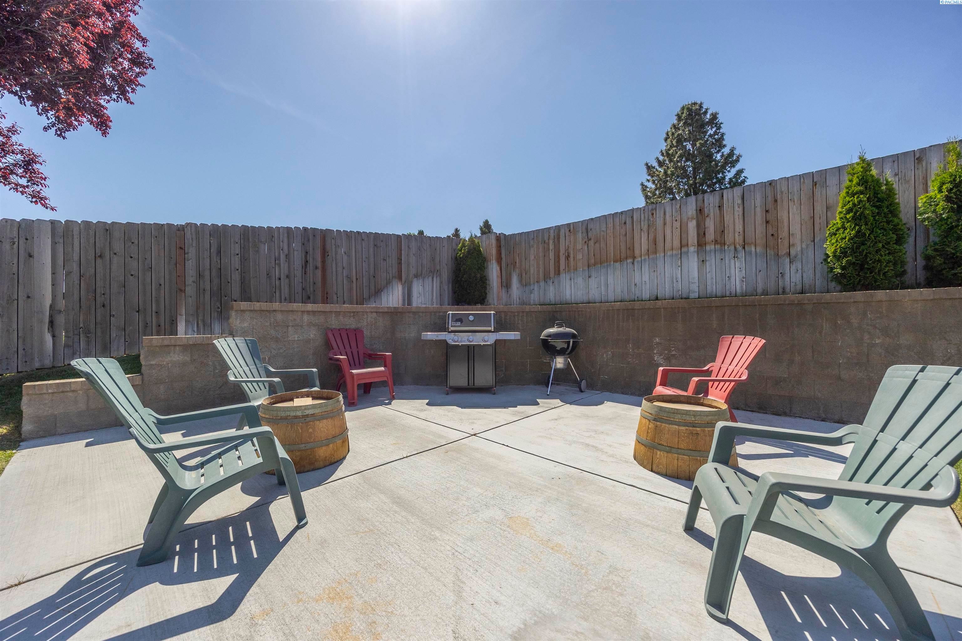 Kennewick, Washington, 99337, United States, 6 Bedrooms Bedrooms, ,4 BathroomsBathrooms,Residential,For Sale,1979182