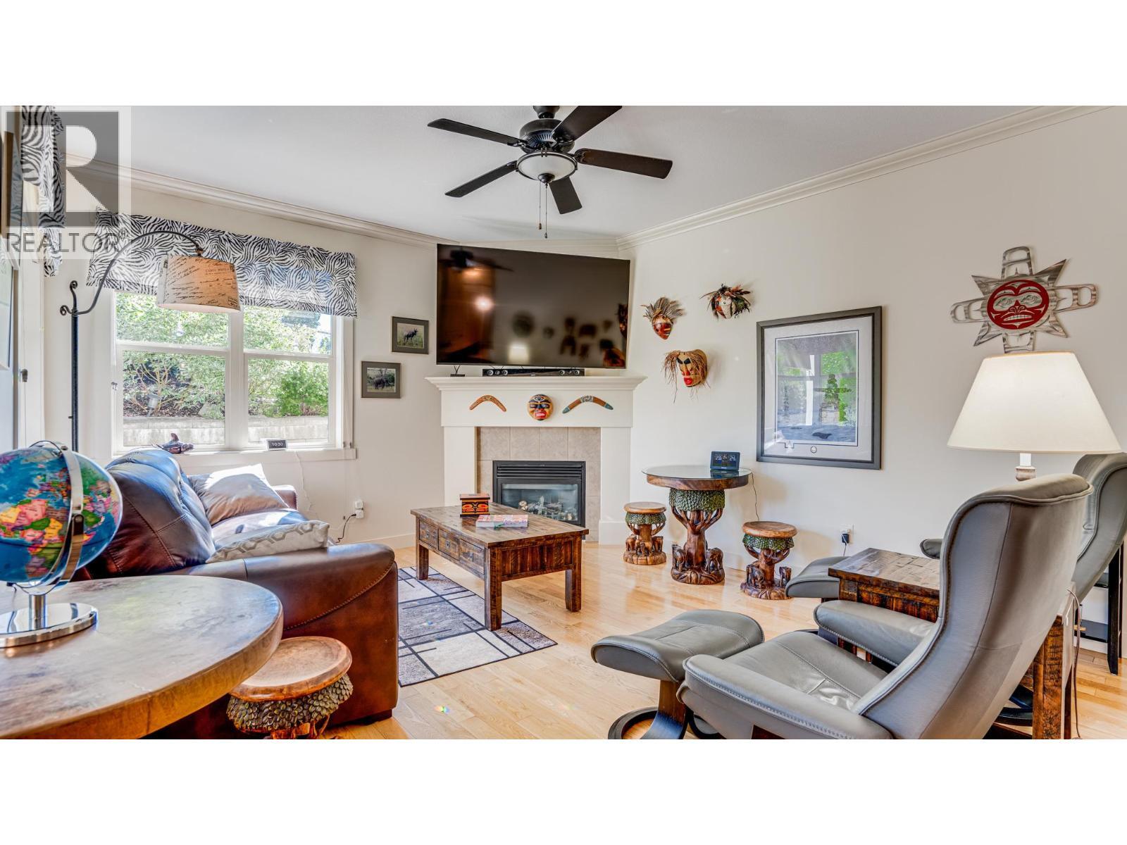 SALMON ARM, British Columbia, V1E 2B6, CA, 3 Bedrooms Bedrooms, ,2 BathroomsBathrooms,Residential,For Sale,1950686