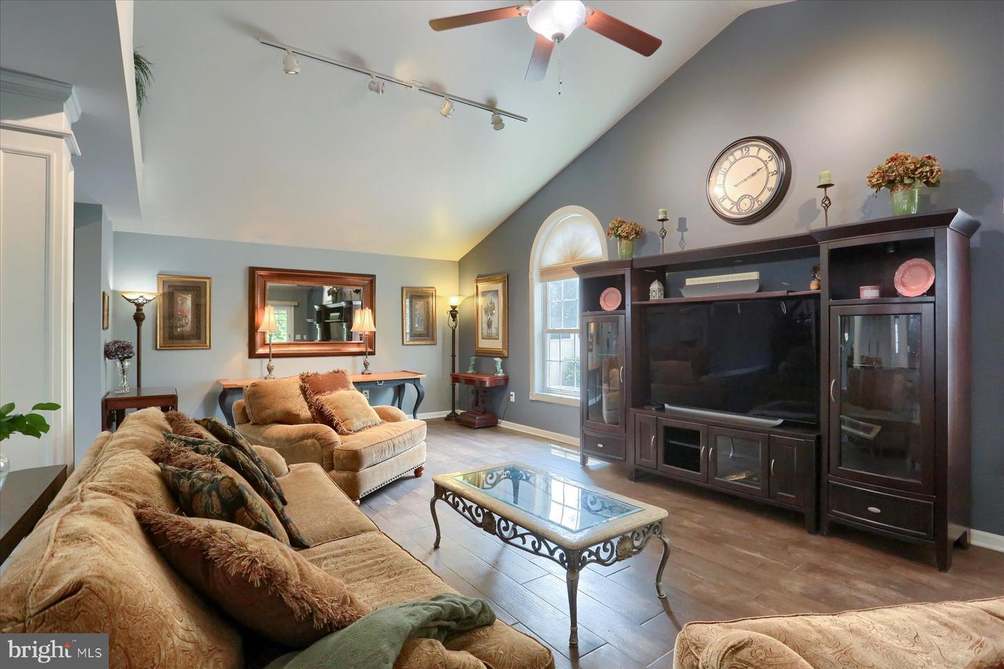 Harrisburg, Pennsylvania, 17111, United States, 4 Bedrooms Bedrooms, ,4 BathroomsBathrooms,Residential,For Sale,1958144