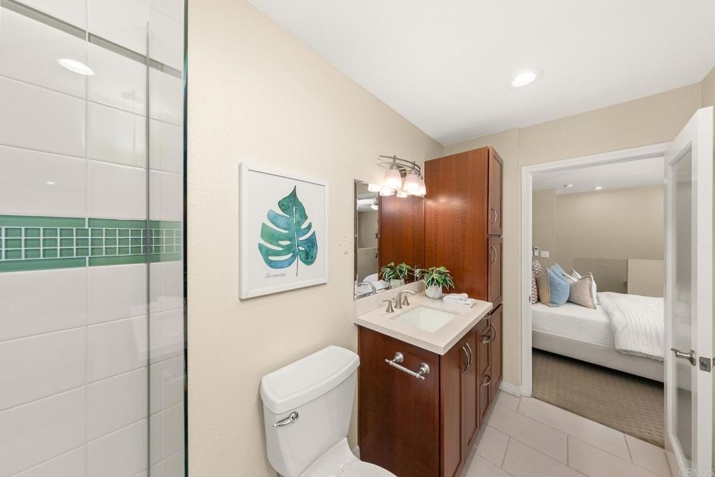 San Diego, California, 92101, United States, 2 Bedrooms Bedrooms, ,2 BathroomsBathrooms,Residential,For Sale,1760340