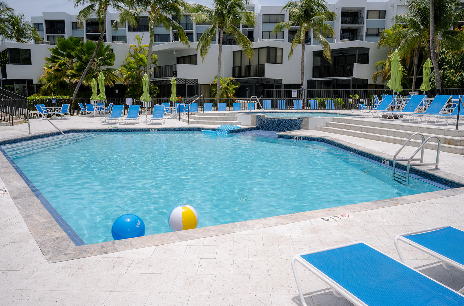 KEY LARGO, Florida, 33037, United States, 2 Bedrooms Bedrooms, ,2 BathroomsBathrooms,Residential,For Sale,1891316