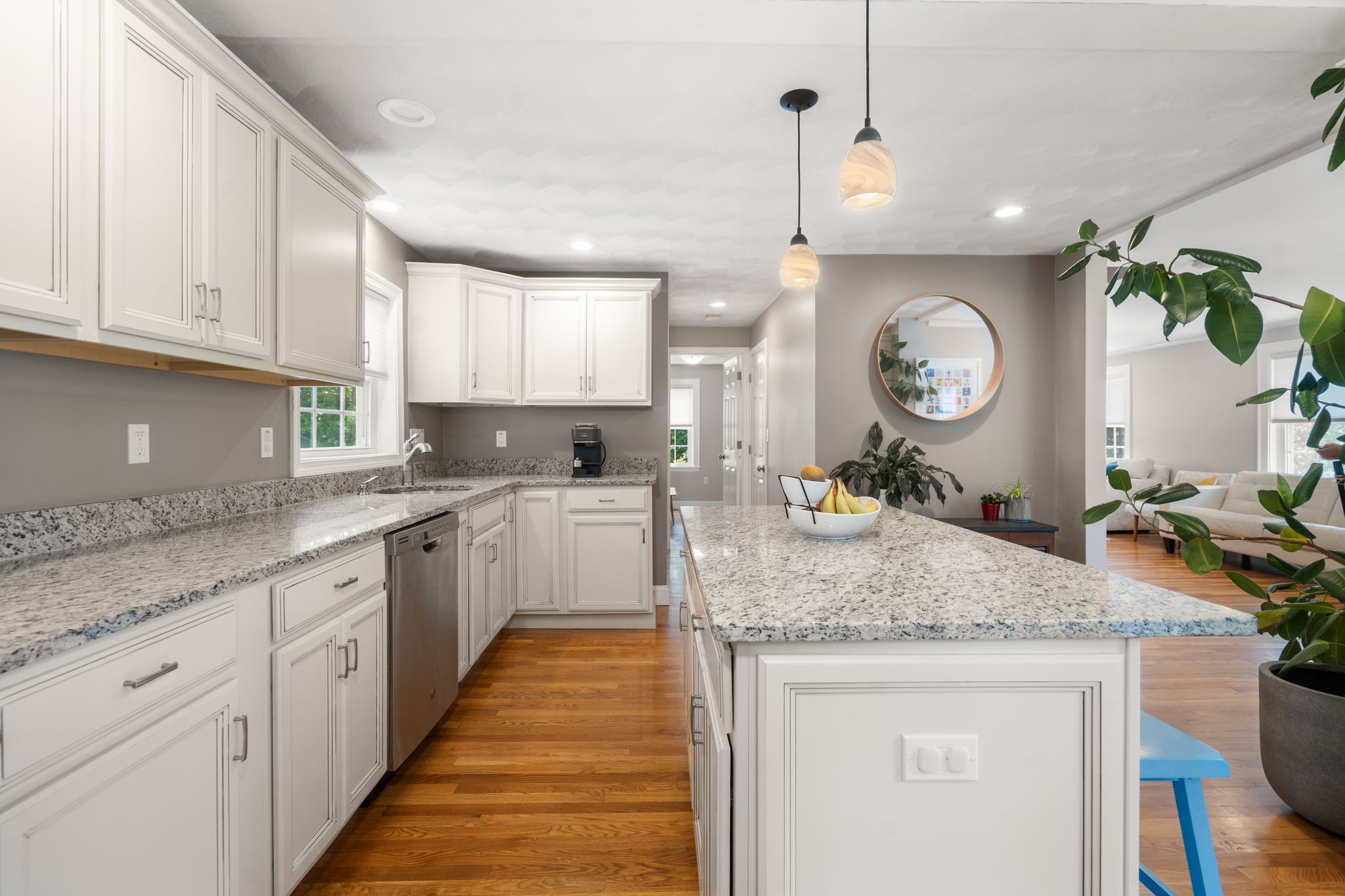  46 Macarthur Road, Stoneham, MA, 02180 - 物件實景
