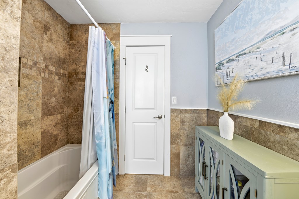 St. George Island, Florida, 32328, United States, 4 Bedrooms Bedrooms, ,2 BathroomsBathrooms,Residential,For Sale,2005204