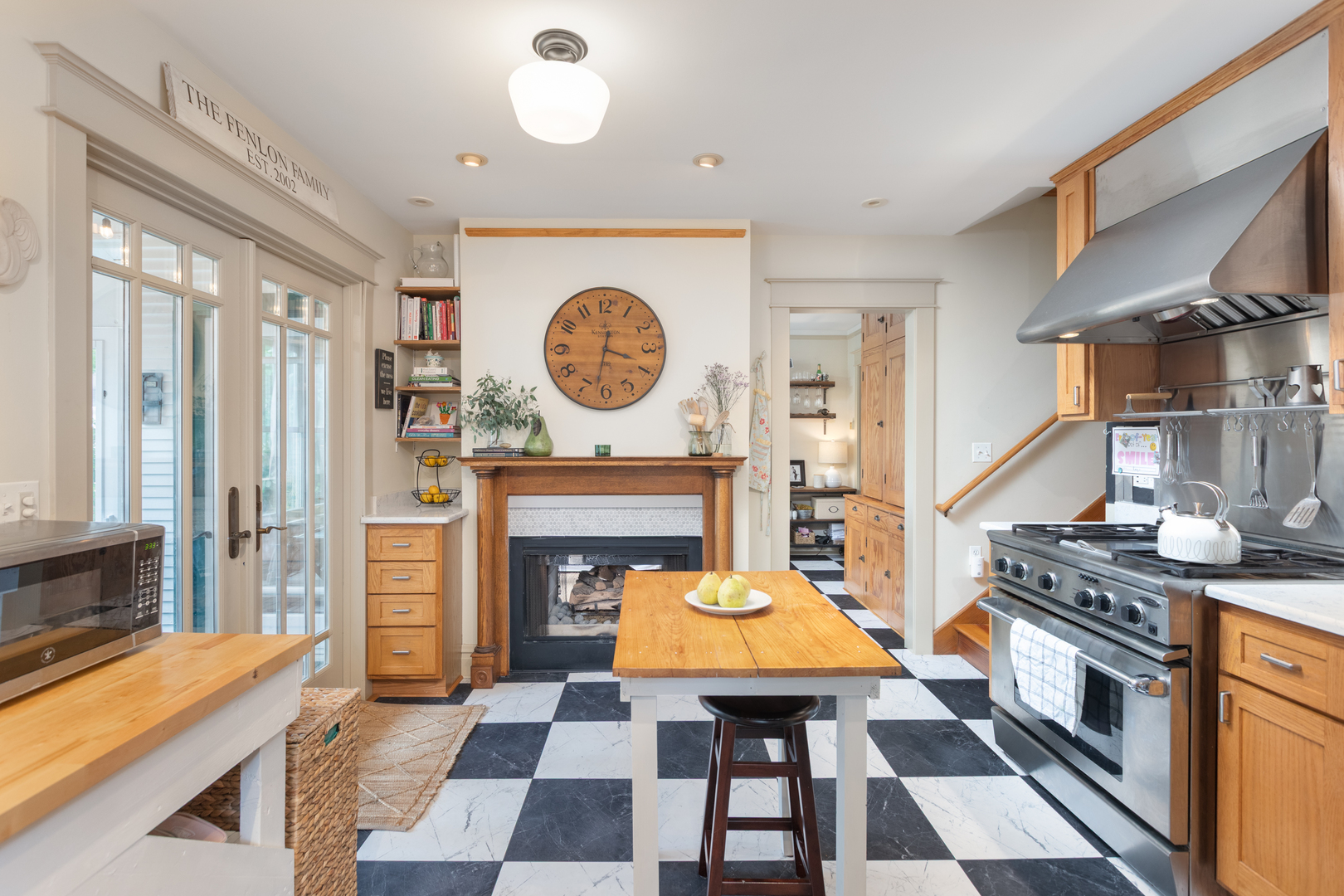 Naperville, Illinois, 60540, United States, 4 Bedrooms Bedrooms, ,4 BathroomsBathrooms,Residential,For Sale,1926208