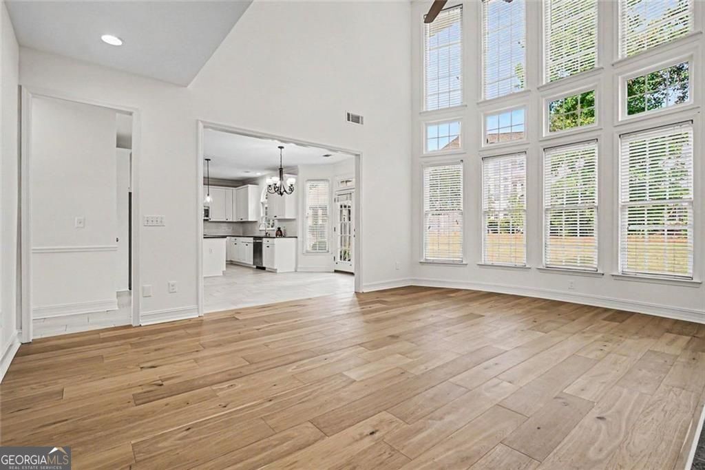 Roswell, Georgia, 30075, United States, 5 Bedrooms Bedrooms, ,4 BathroomsBathrooms,Residential,For Sale,2044480