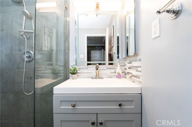 Hawthorne, California, 90250, United States, 3 Bedrooms Bedrooms, ,2 BathroomsBathrooms,Residential,For Sale,1984532