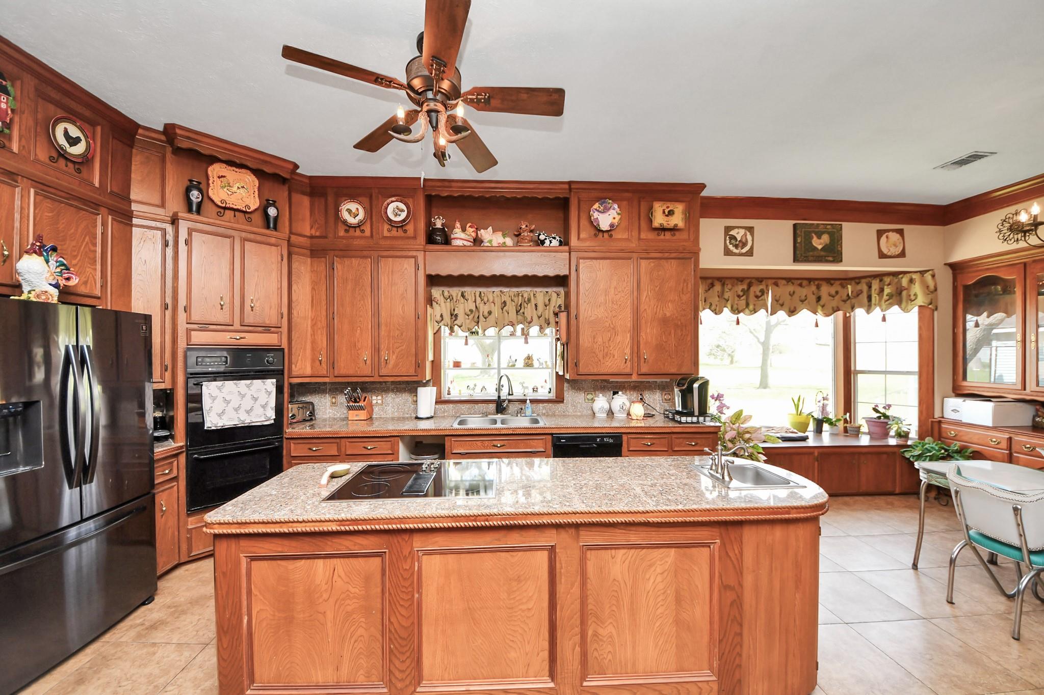 Wallis, Texas, 77485, United States, 3 Bedrooms Bedrooms, ,4 BathroomsBathrooms,Residential,For Sale,1928223