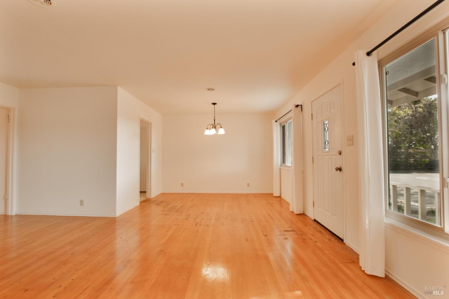 Vallejo, California, 94591, United States, 3 Bedrooms Bedrooms, ,2 BathroomsBathrooms,Residential,For Sale,1932094
