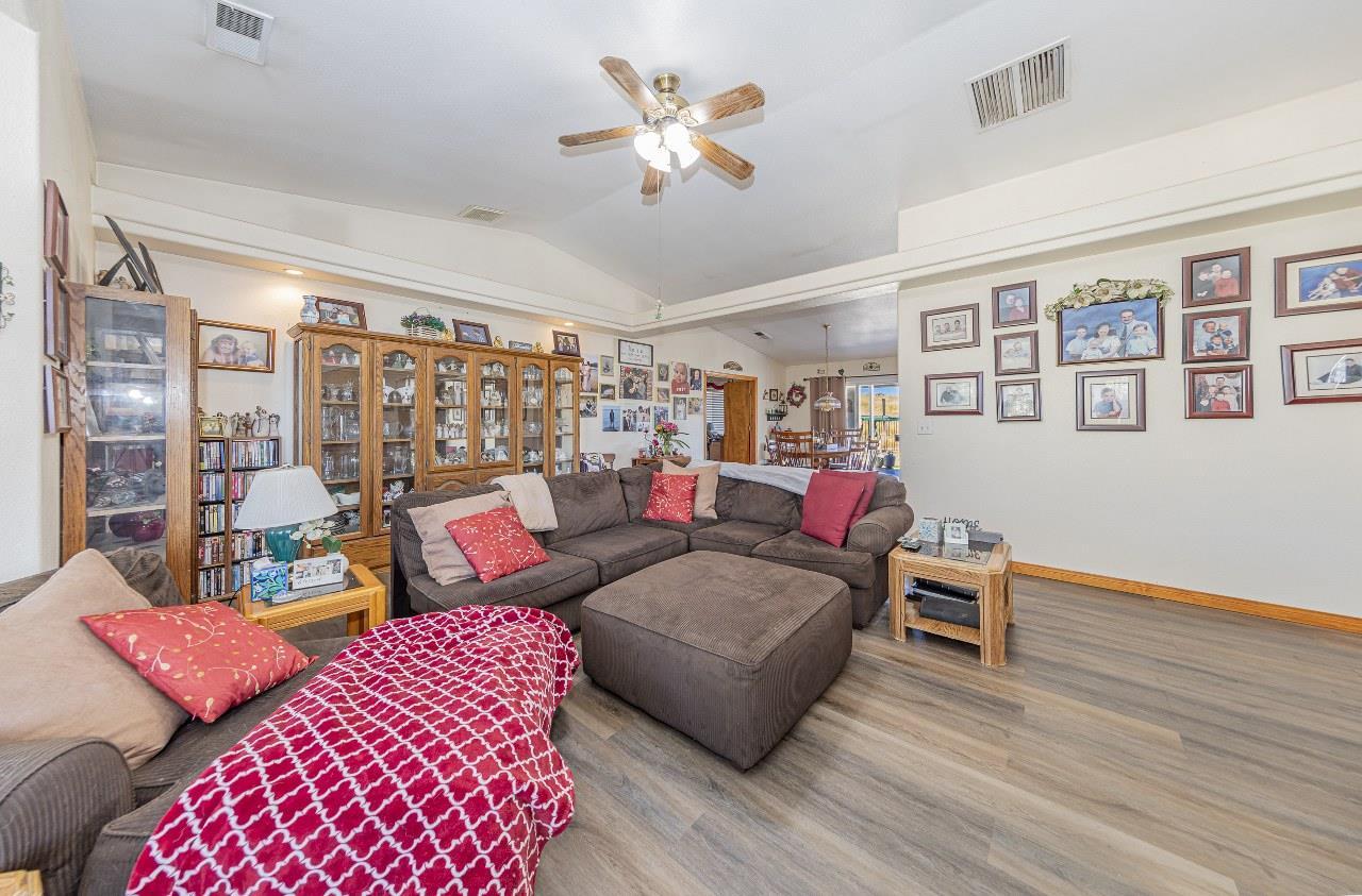 Raymond, California, 93653, United States, 4 Bedrooms Bedrooms, ,3 BathroomsBathrooms,Residential,For Sale,1976081