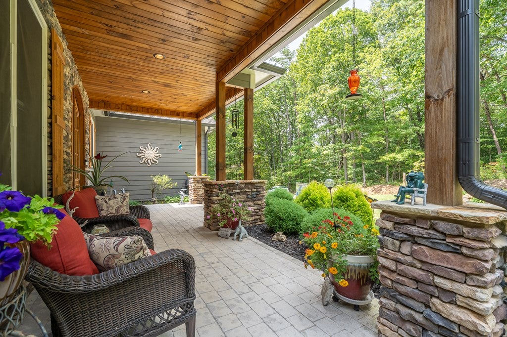 Talking Rock, Georgia, 30175, United States, 3 Bedrooms Bedrooms, ,2 BathroomsBathrooms,Residential,For Sale,1972069