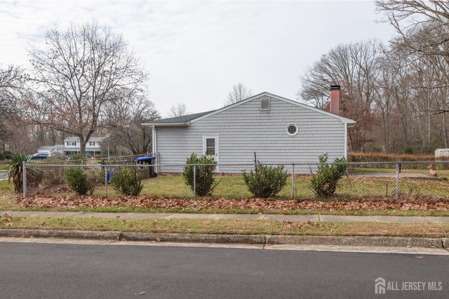 East Brunswick, New Jersey, 08816, United States, 3 Bedrooms Bedrooms, ,2 BathroomsBathrooms,Residential,For Sale,2002265