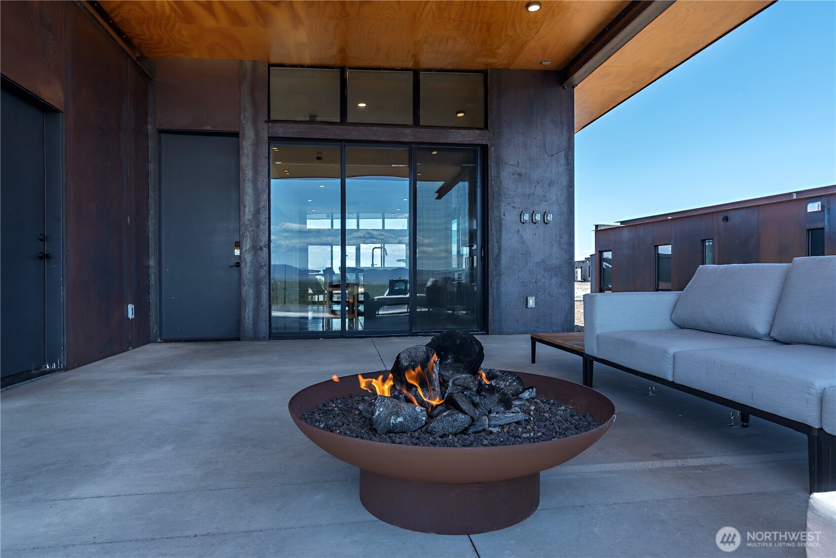 Quincy, Washington, 98848, United States, 2 Bedrooms Bedrooms, ,1 BathroomBathrooms,Residential,For Sale,2003117