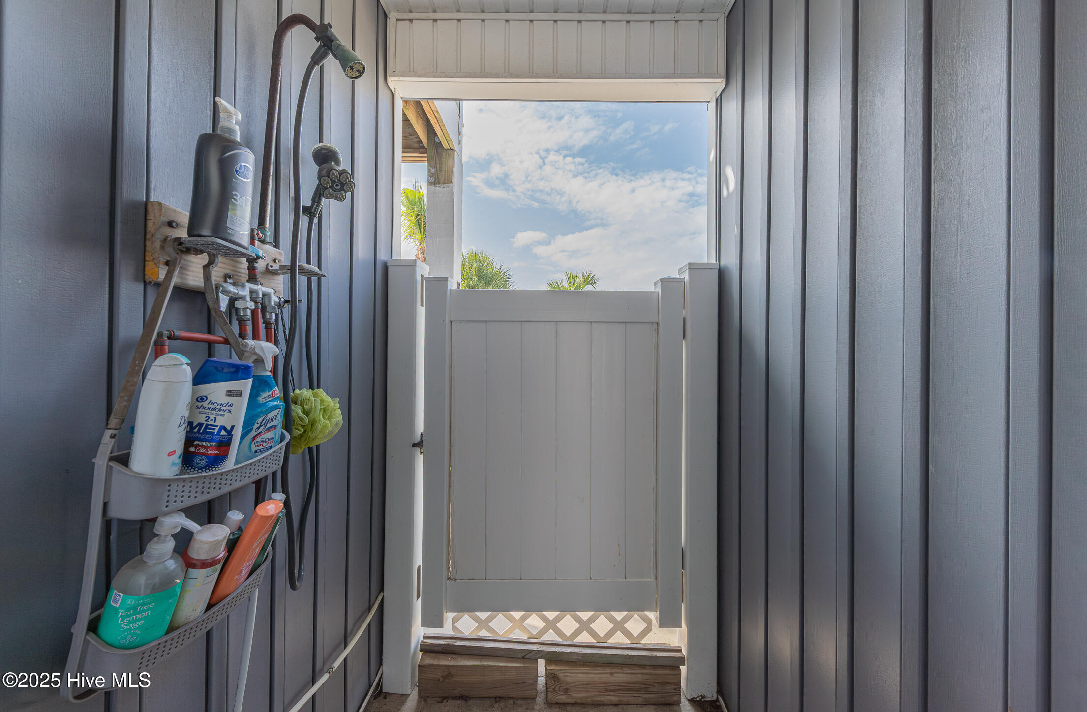 Hubert, North Carolina, 28539, United States, 4 Bedrooms Bedrooms, ,3 BathroomsBathrooms,Residential,For Sale,1974043