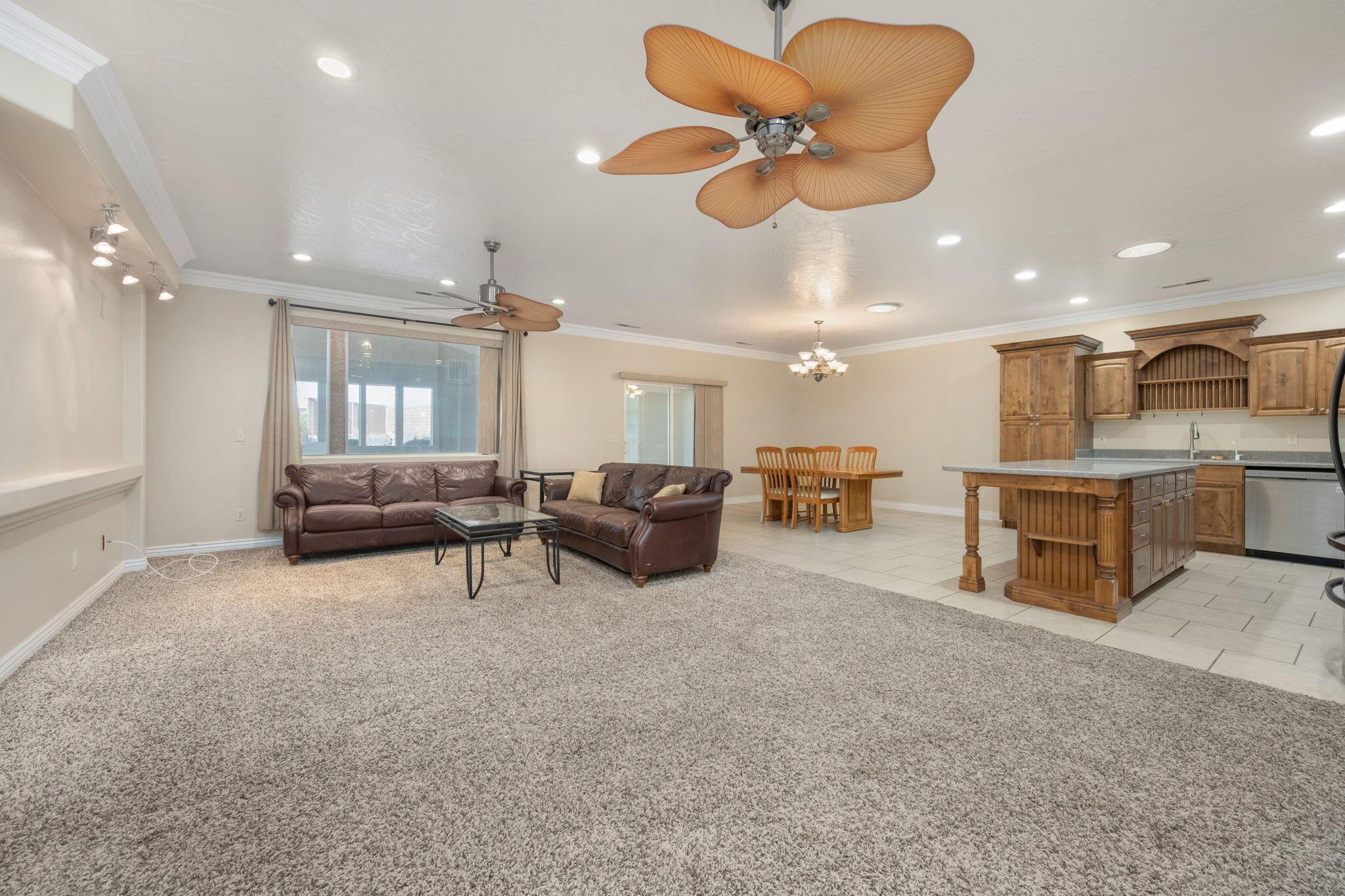 Hurricane, Utah, 84737, United States, 2 Bedrooms Bedrooms, ,3 BathroomsBathrooms,Residential,For Sale,1842468