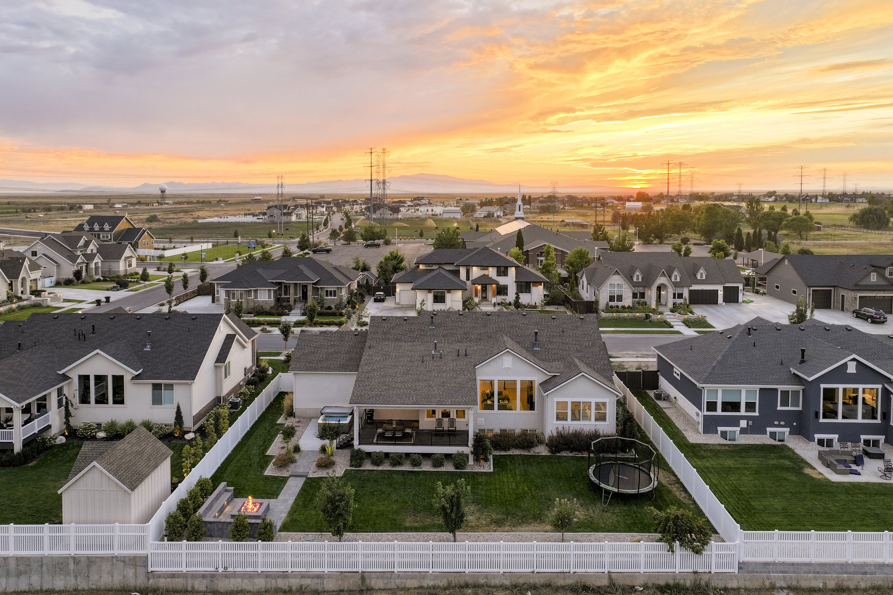  Modern Farmhouse Charm in Farmington - 物件實景