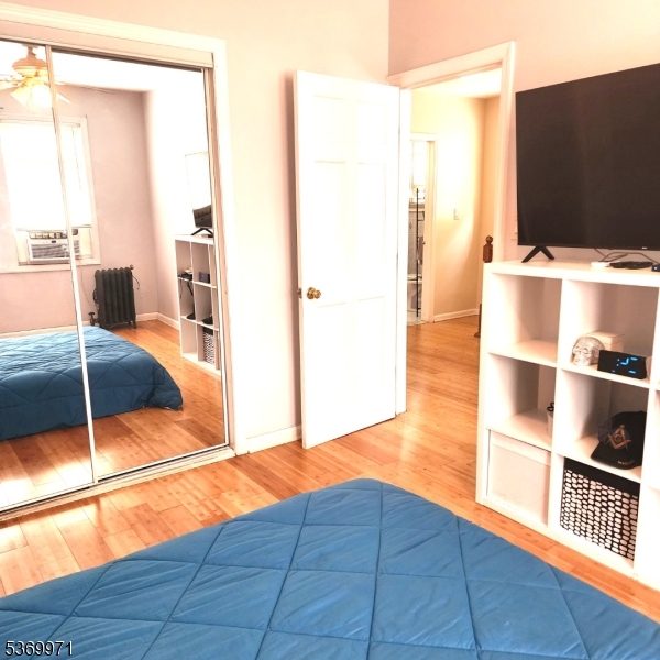 Linden City, New Jersey, 07036, United States, 4 Bedrooms Bedrooms, ,2 BathroomsBathrooms,Residential,For Sale,1890310