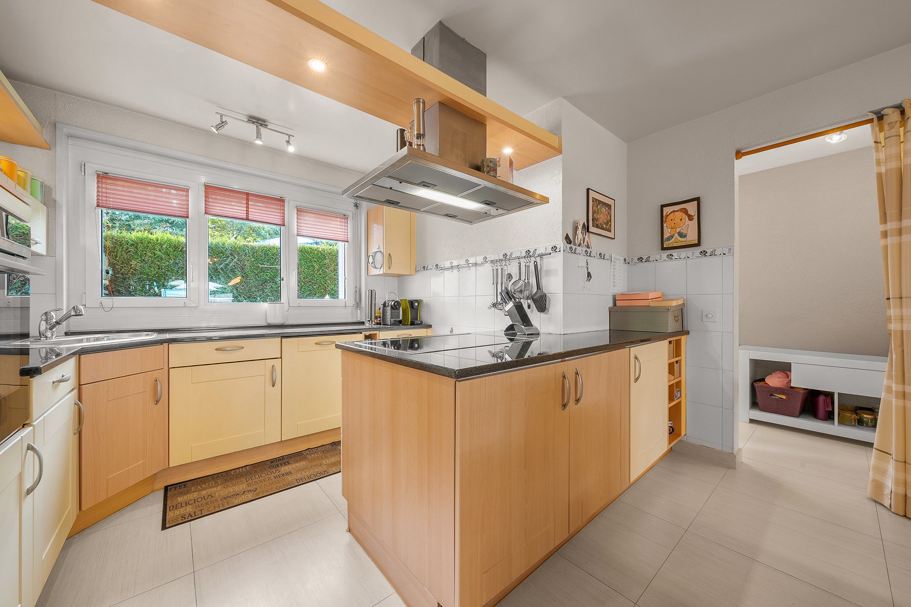  Lovely family home in the heart of the village of Echandens - 物件實景