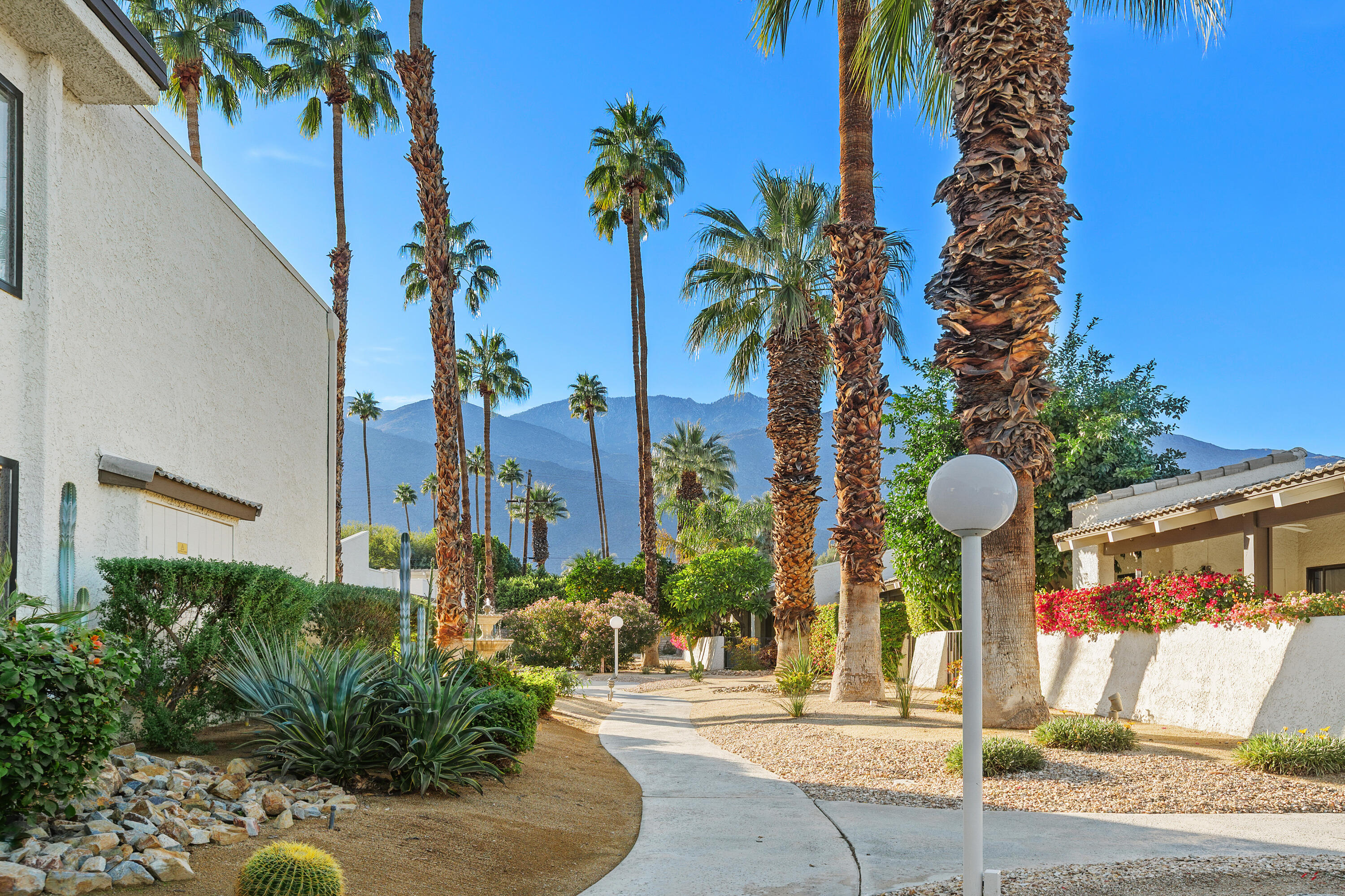Palm Springs, California, 92264, United States, 3 Bedrooms Bedrooms, ,2 BathroomsBathrooms,Residential,For Sale,1998935