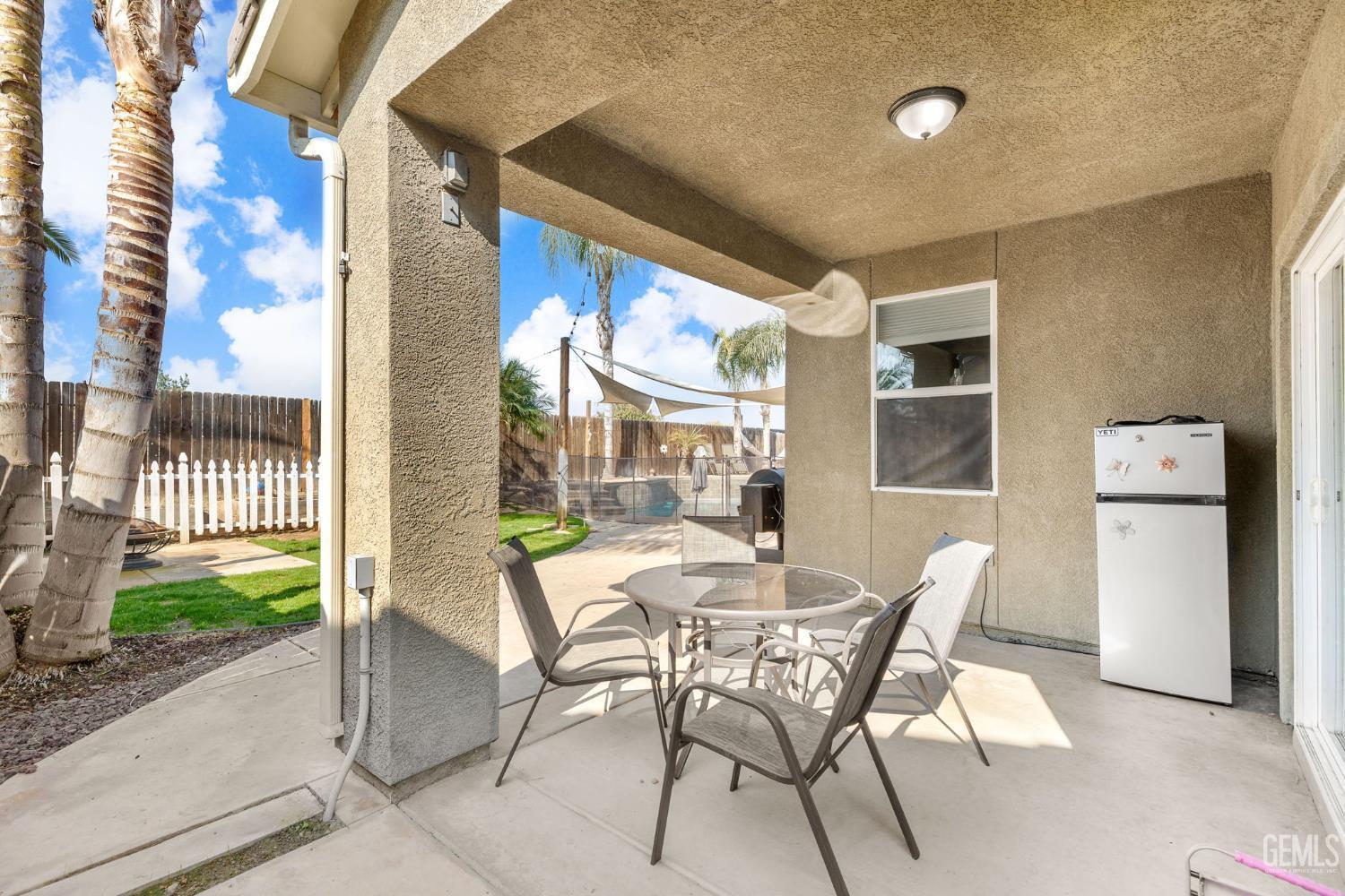 Bakersfield, California, 93312, United States, 3 Bedrooms Bedrooms, ,2 BathroomsBathrooms,Residential,For Sale,1989296