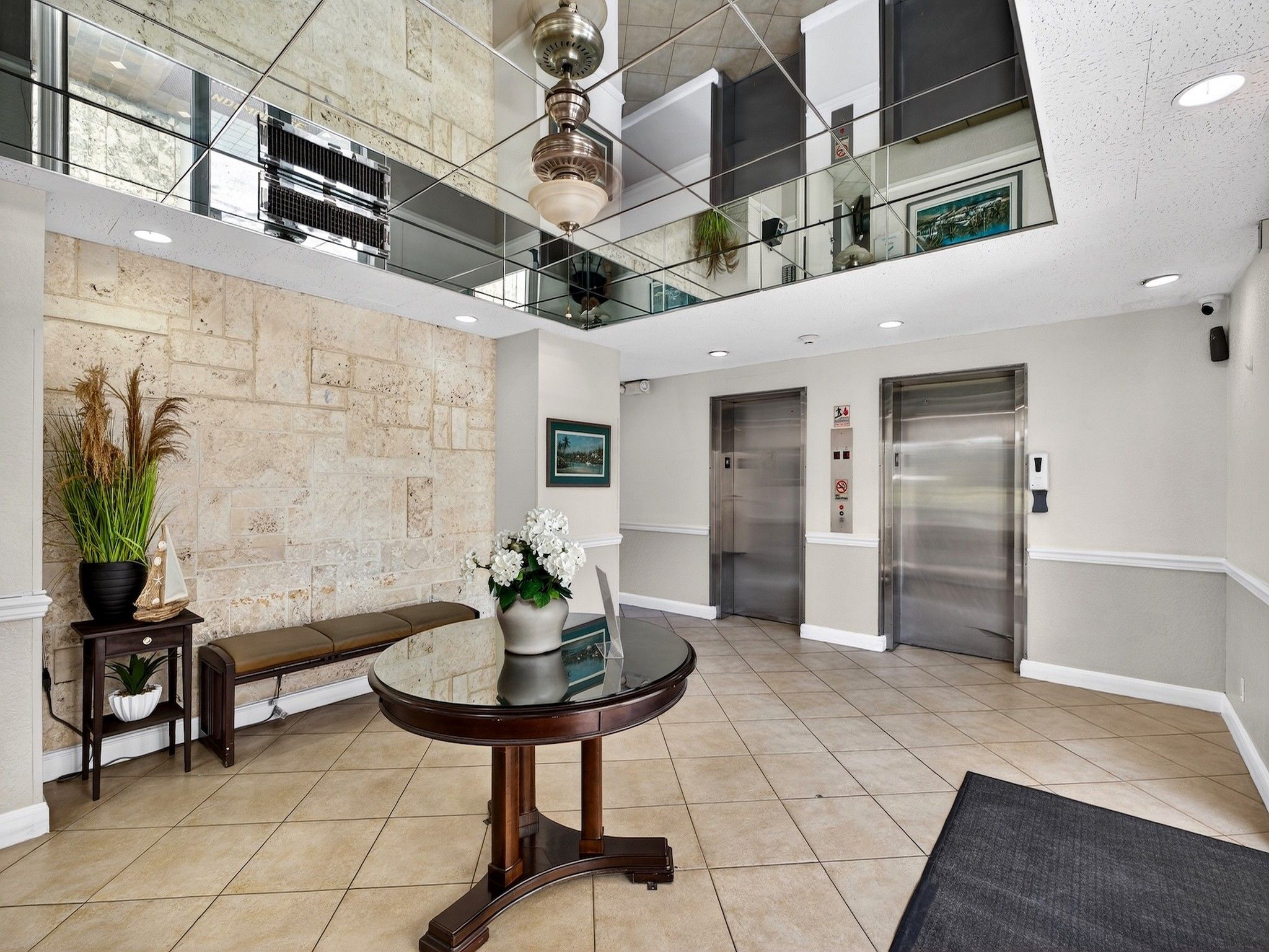  2555 NE 11th Street, Fort Lauderdale, FL, 33304 - 物件實景