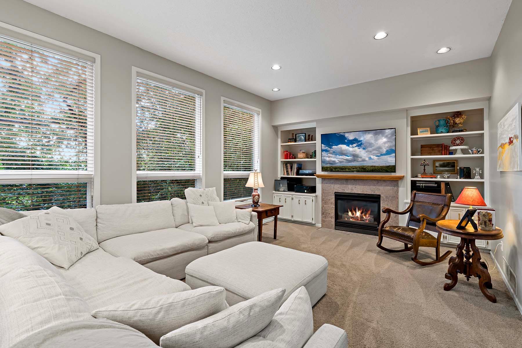Burnsville, Minnesota, 55306, United States, 5 Bedrooms Bedrooms, ,3 BathroomsBathrooms,Residential,For Sale,1924663