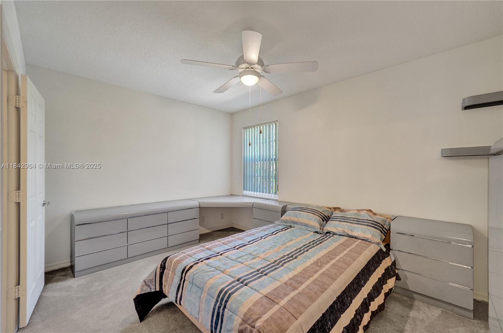 Weston, Florida, 33326, United States, 5 Bedrooms Bedrooms, ,4 BathroomsBathrooms,Residential,For Sale,1987523