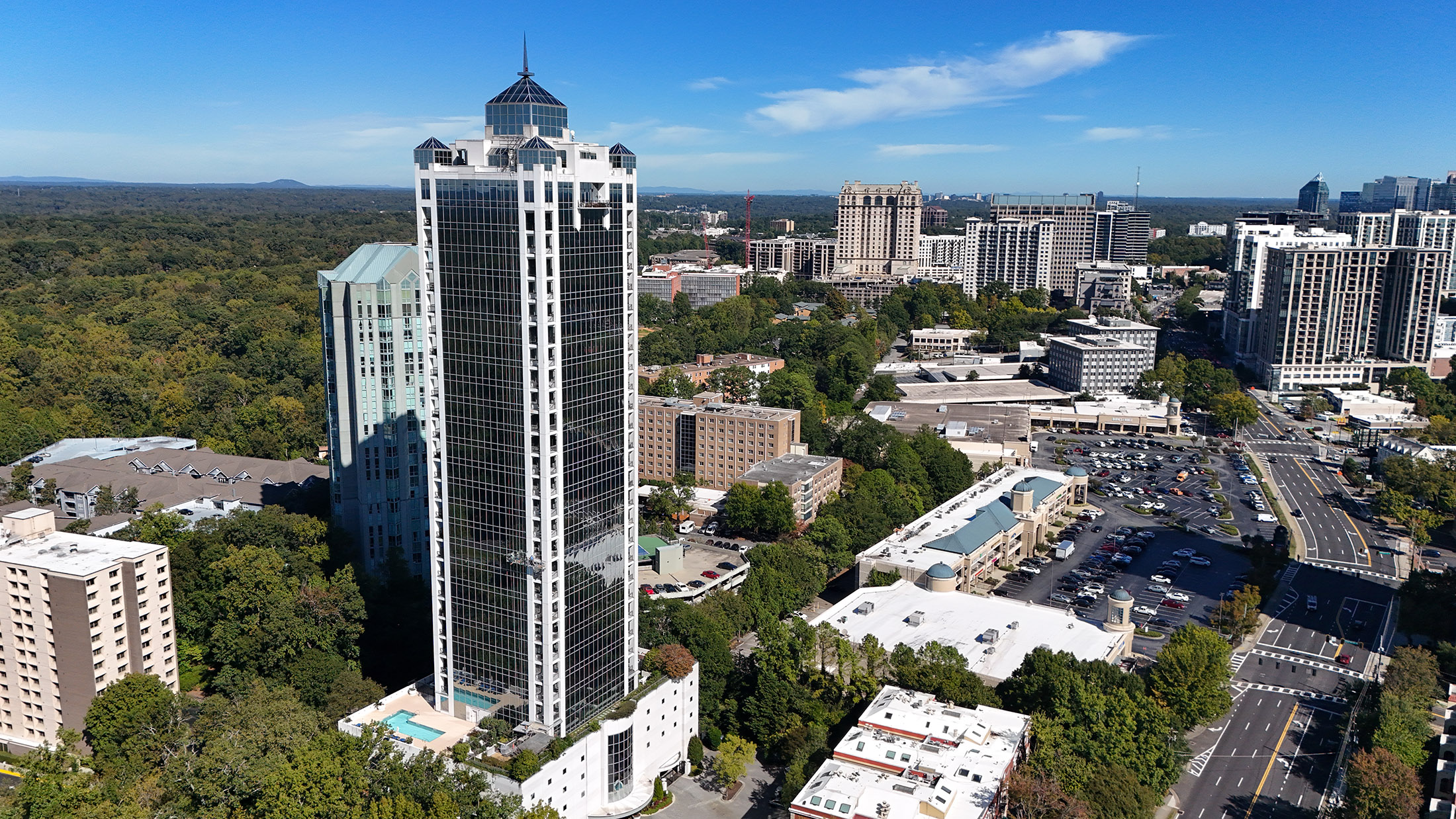  Exceptional Space, Skyline Views, and an Unbeatable Buckhead Location - 物件實景