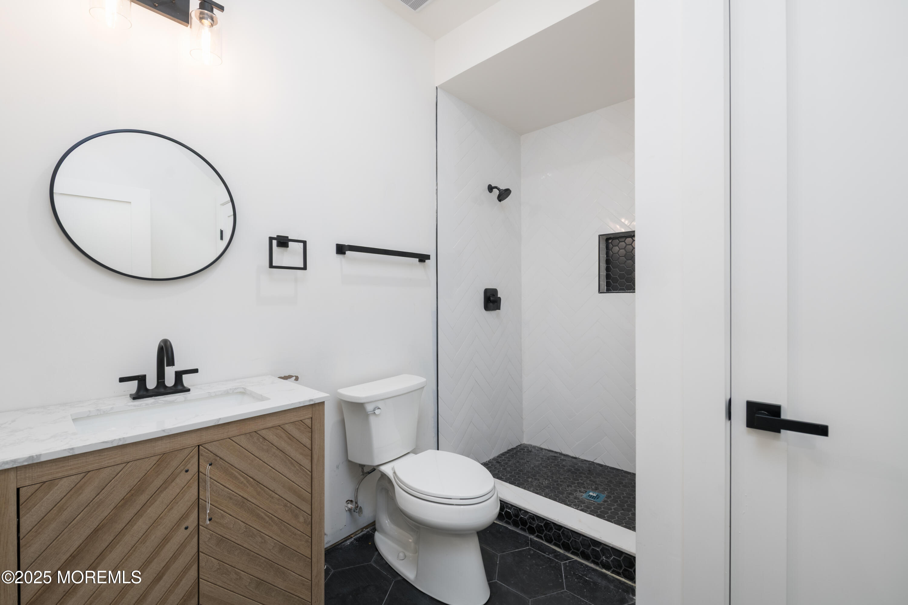 Edison, New Jersey, 08817, United States, 5 Bedrooms Bedrooms, ,4 BathroomsBathrooms,Residential,For Sale,2001489