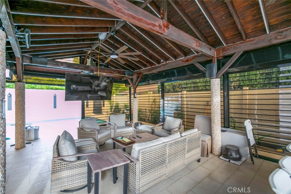 Glendale, California, 91201, United States, 4 Bedrooms Bedrooms, ,5 BathroomsBathrooms,Residential,For Sale,1969452