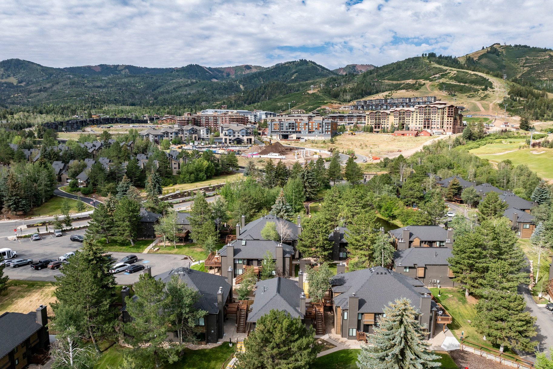  Ground Level Unit, Walk to Ski Lifts - 物件實景