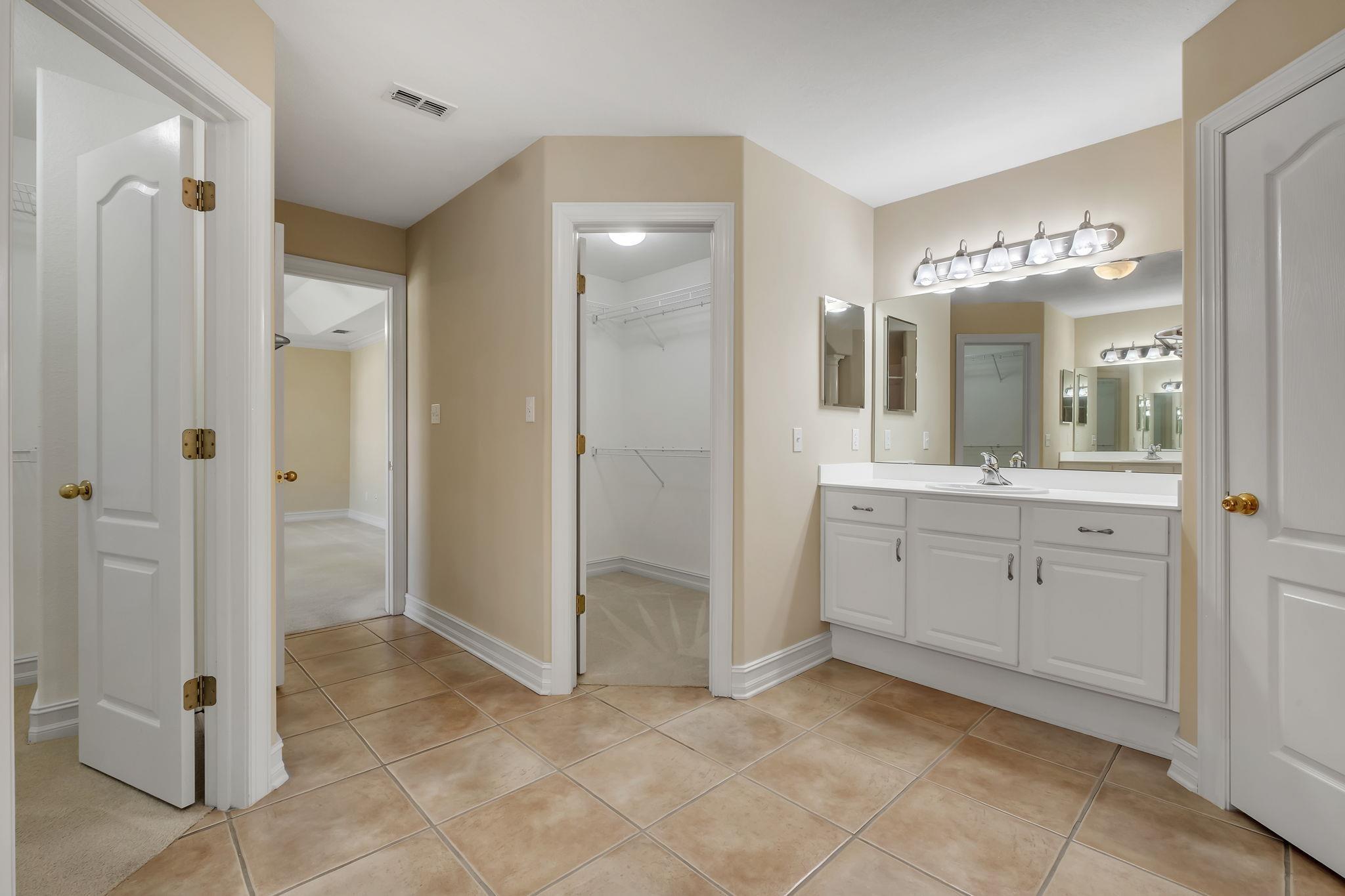 Tallahassee, Florida, 32312, United States, 4 Bedrooms Bedrooms, ,3 BathroomsBathrooms,Residential,For Sale,1966358