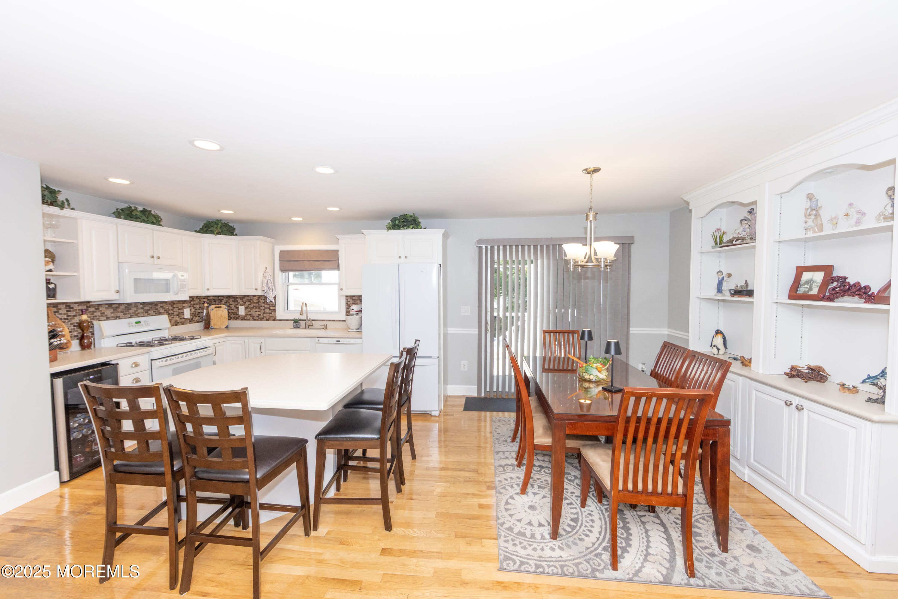 Jackson, New Jersey, 08527, United States, 6 Bedrooms Bedrooms, ,2 BathroomsBathrooms,Residential,For Sale,1912275