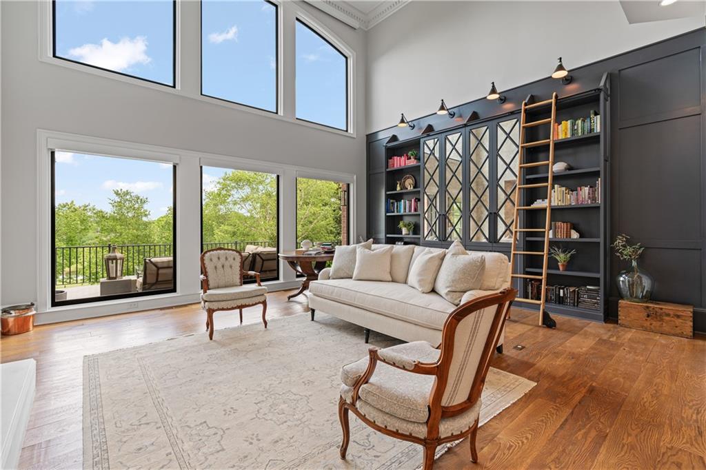 Suwanee, Georgia, 30024, United States, 5 Bedrooms Bedrooms, ,6 BathroomsBathrooms,Residential,For Sale,1822969