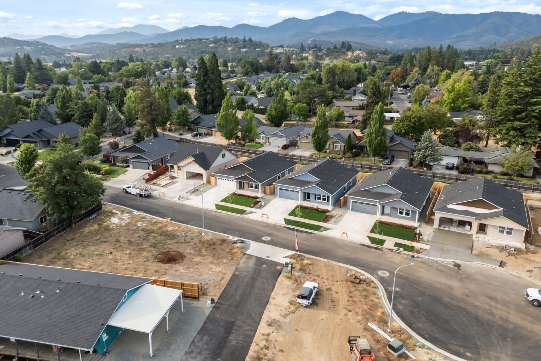  2217 Piazza Drive Medford, OR 97501 - 物件實景