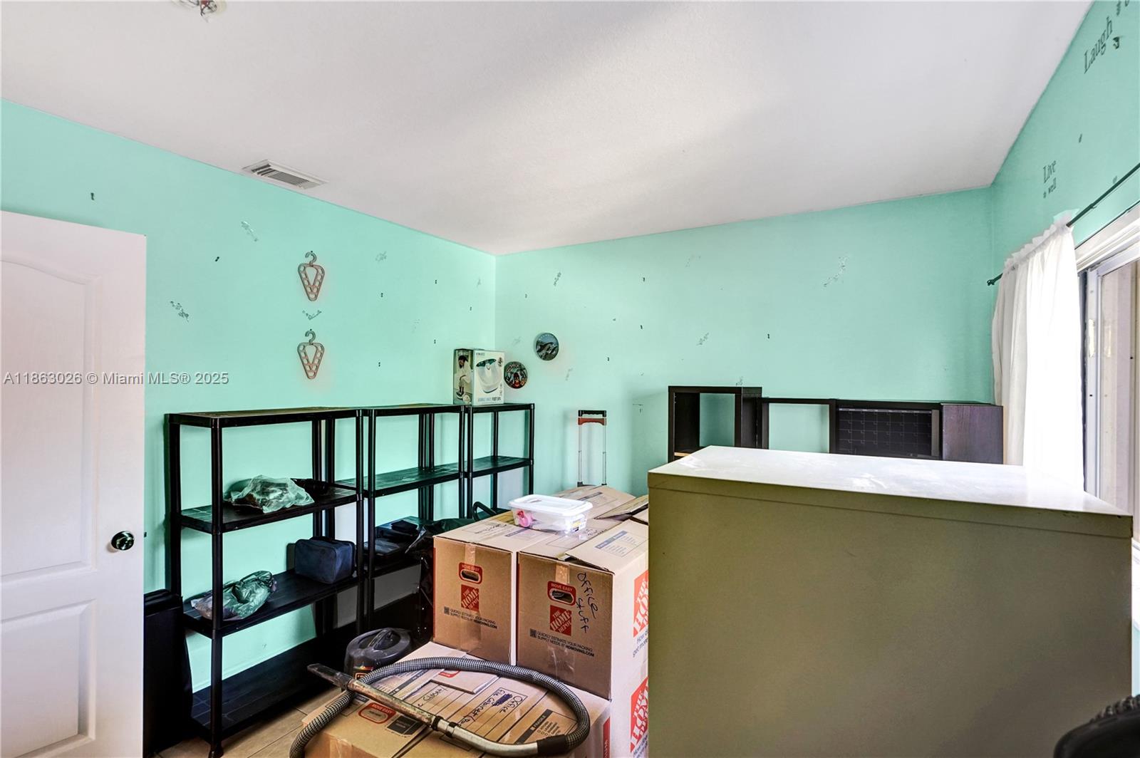 Miami, Florida, 33187, United States, 4 Bedrooms Bedrooms, ,3 BathroomsBathrooms,Residential,For Sale,1926349