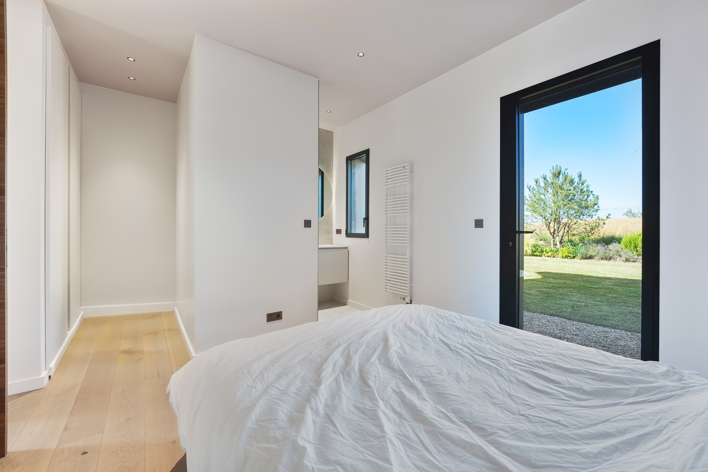  Contemporary villa with  a prime location near the Swiss border. - 物件實景