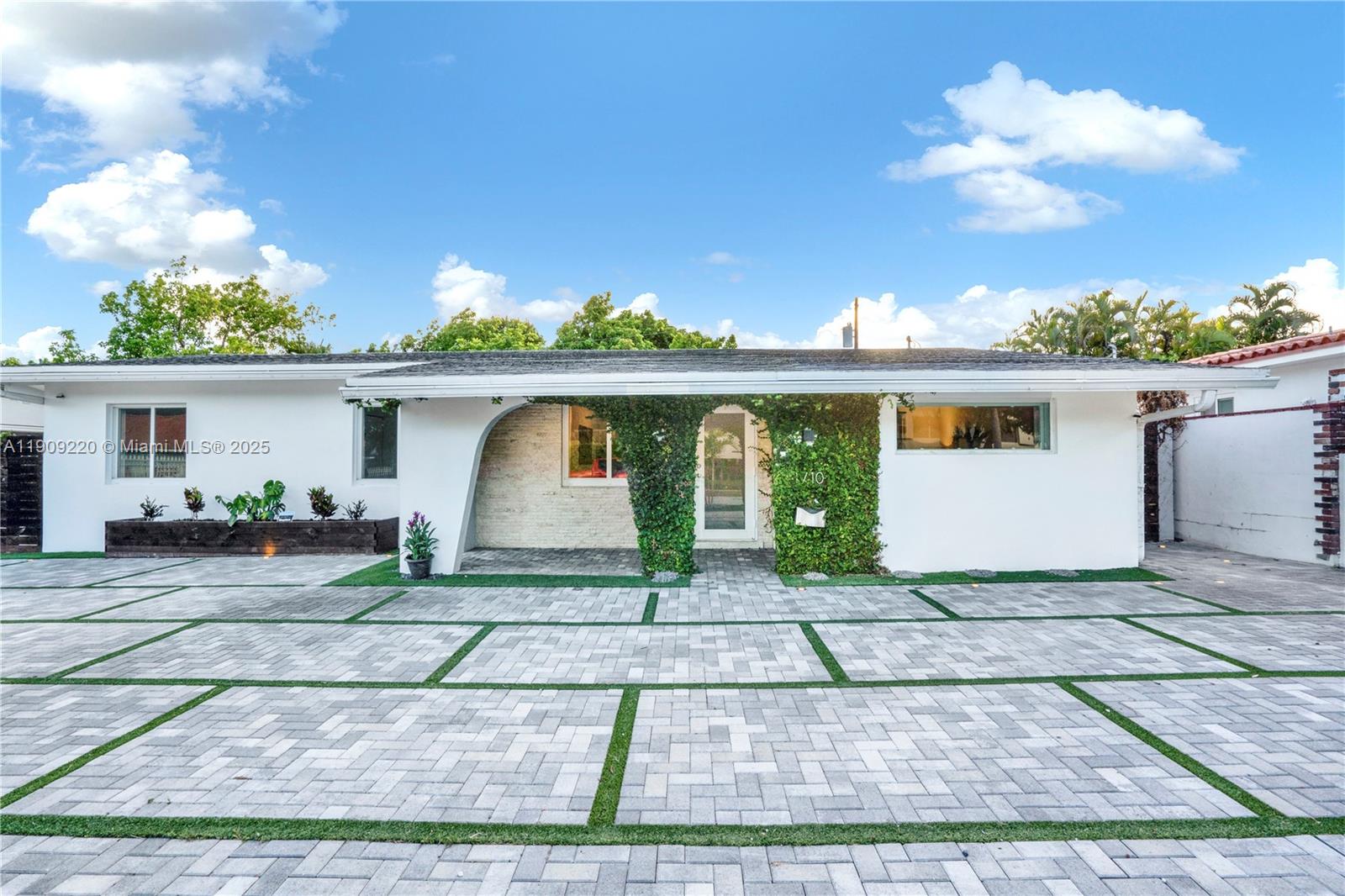 Miami, Florida, 33145, United States, 3 Bedrooms Bedrooms, ,2 BathroomsBathrooms,Residential,For Sale,1987524