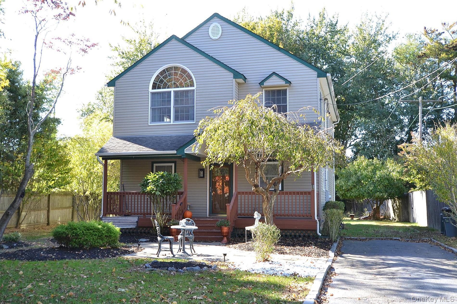 Patchogue, New York, 11772, United States, 3 Bedrooms Bedrooms, ,2 BathroomsBathrooms,Residential,For Sale,1972957