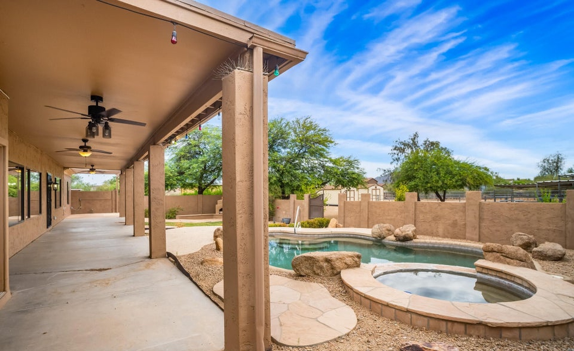  512 E Jordon Lane  Phoenix, AZ - 物件實景