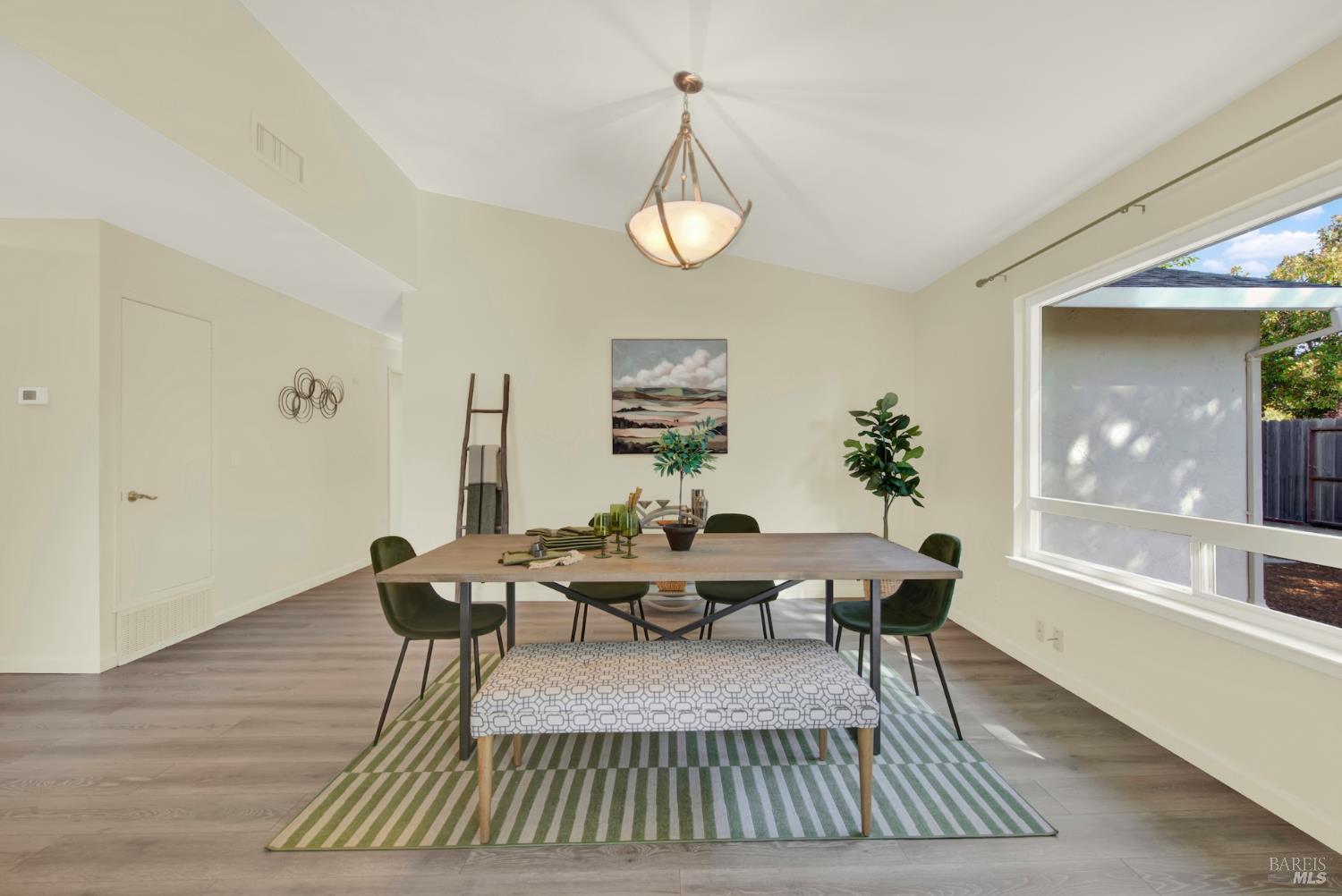Napa, California, 94558, United States, 3 Bedrooms Bedrooms, ,2 BathroomsBathrooms,Residential,For Sale,1939926
