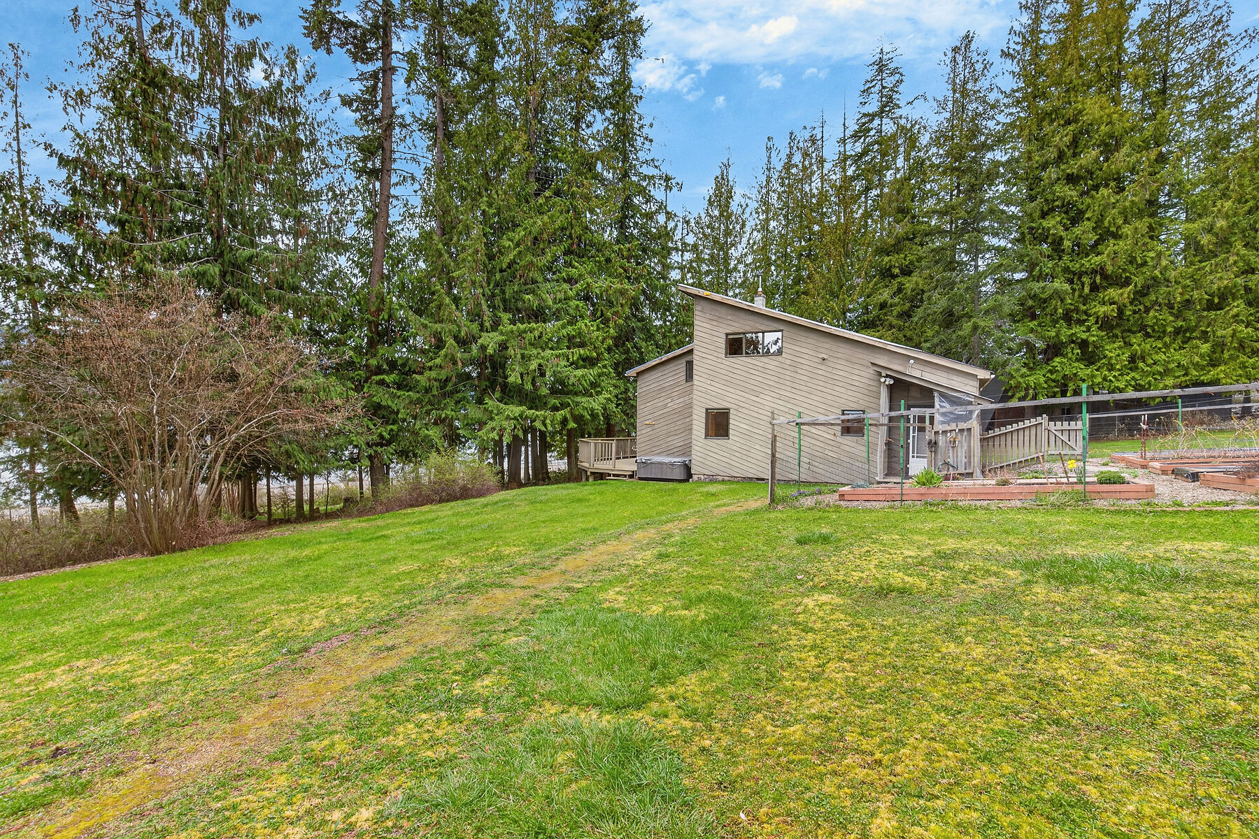  Rare Waterfront Gem - 物件實景