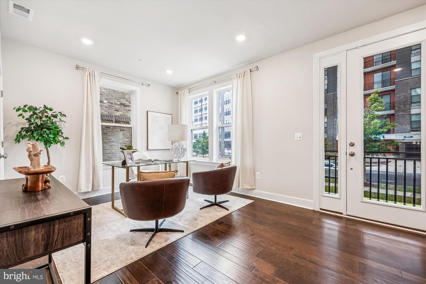 Gaithersburg, Maryland, 20878, United States, 4 Bedrooms Bedrooms, ,5 BathroomsBathrooms,Residential,For Sale,1949694