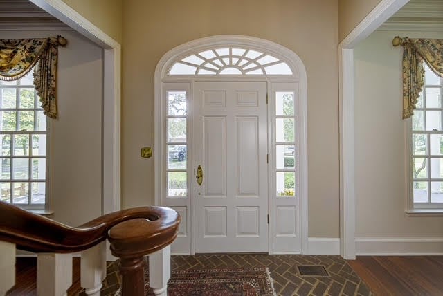 Vicksburg, Mississippi, 39183, United States, 4 Bedrooms Bedrooms, ,4 BathroomsBathrooms,Residential,For Sale,1919653
