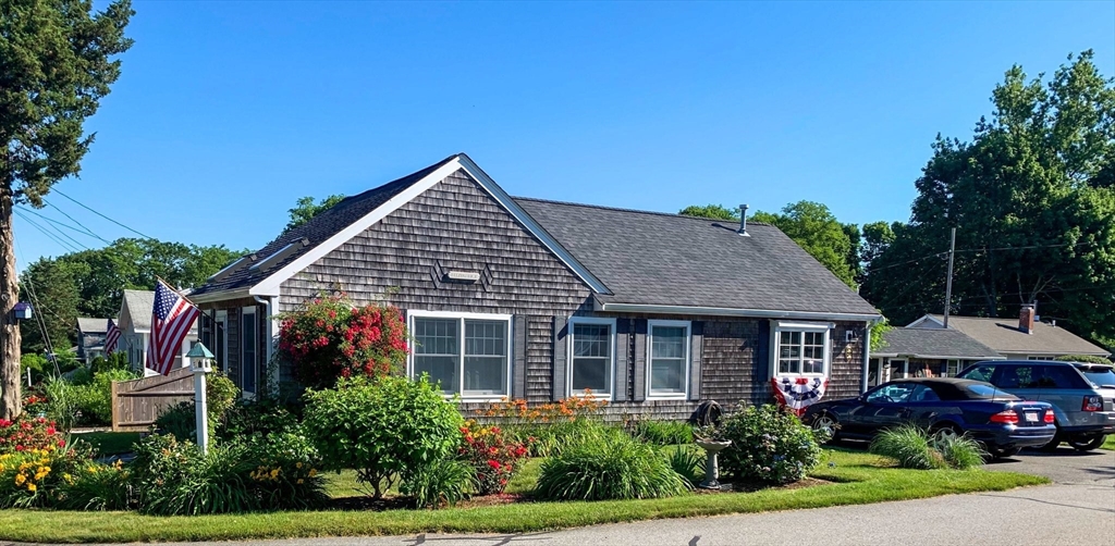 Bourne, Massachusetts, 02559, United States, 2 Bedrooms Bedrooms, ,2 BathroomsBathrooms,Residential,For Sale,1921886