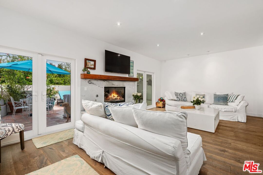 Malibu, California, 90265, United States, 3 Bedrooms Bedrooms, ,3 BathroomsBathrooms,Residential,For Sale,1807651