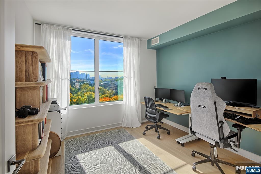 Hoboken, New Jersey, 07030, United States, 2 Bedrooms Bedrooms, ,2 BathroomsBathrooms,Residential,For Sale,1992140