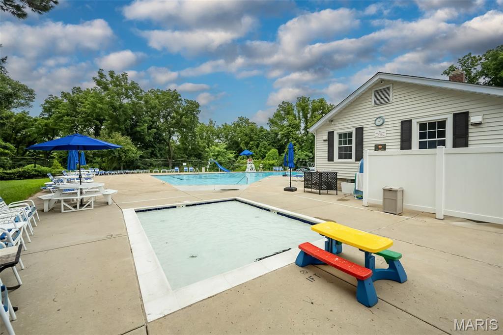 Chesterfield, Missouri, 63017, United States, 4 Bedrooms Bedrooms, ,3 BathroomsBathrooms,Residential,For Sale,1932834