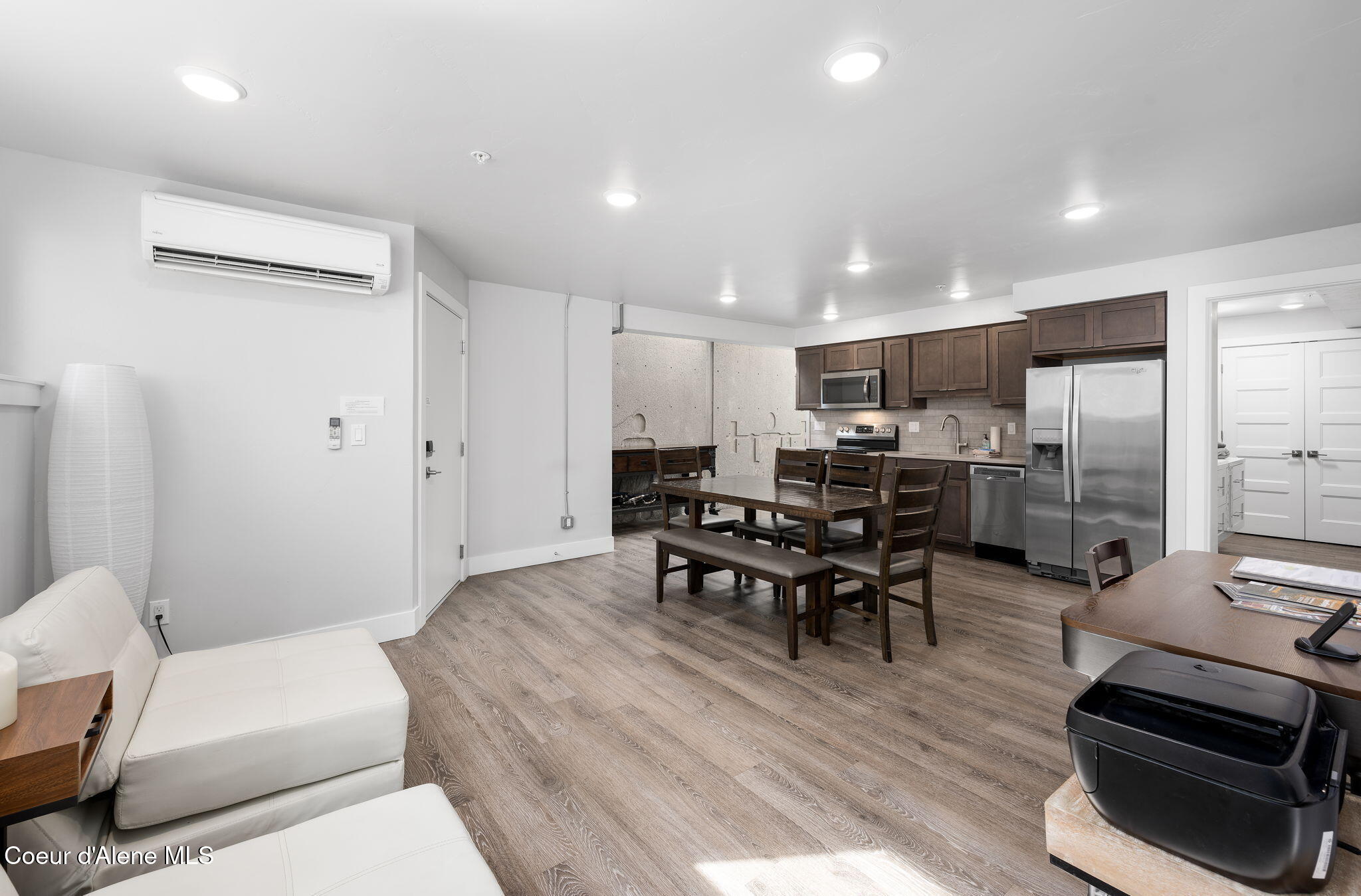 Coeur d'Alene, Idaho, 83814, United States, 2 Bedrooms Bedrooms, ,2 BathroomsBathrooms,Residential,For Sale,1920306